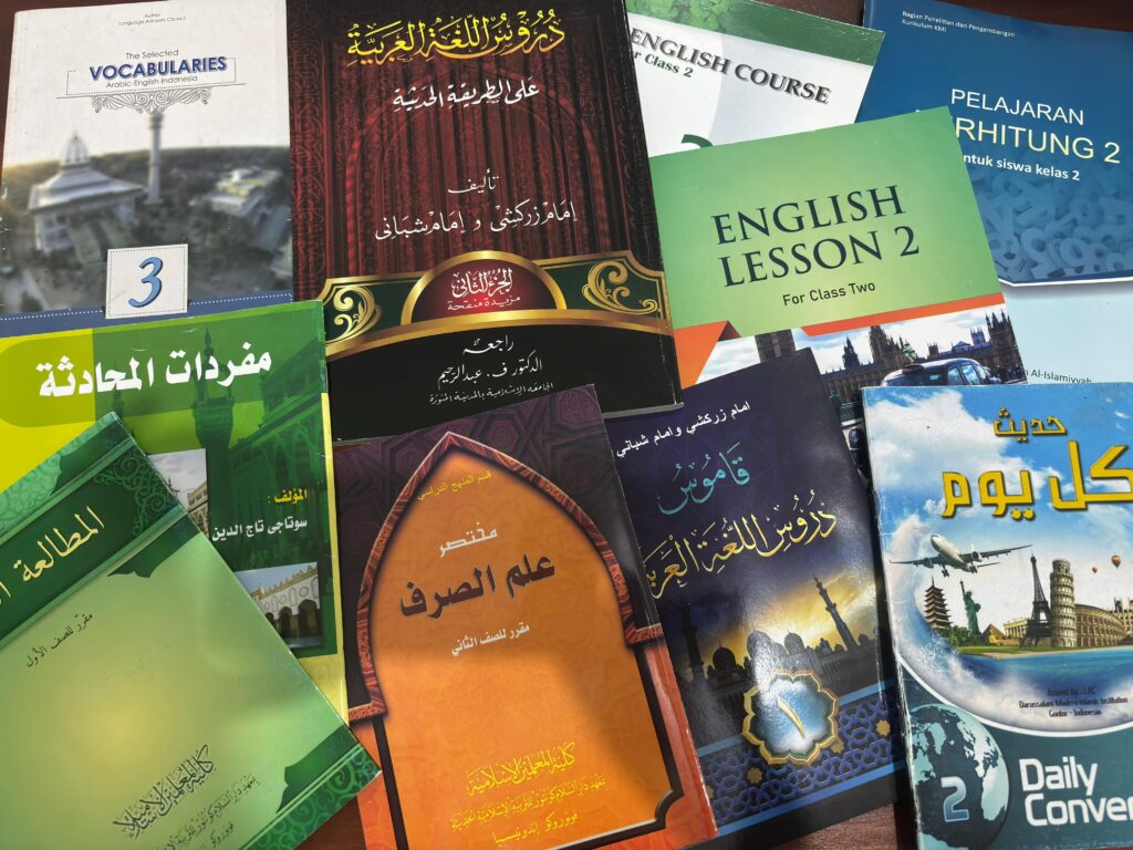 pondok modern billingual pondok pesantren billingual kurikulum billingual pesantren 3 bahasa multibahasa kulliyatul mu